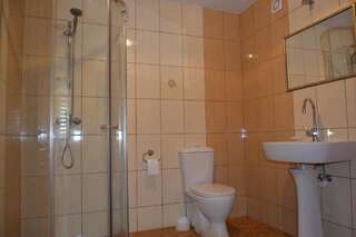 Гостевой дом Sveciu Namai Avada Клайпеда Двухместный номер с 1 кроватью-11